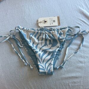 NWT Billabong Bikini Bottoms